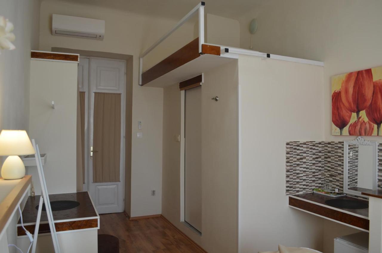 Rooms & Apartments Infinity Fiume Kültér fotó