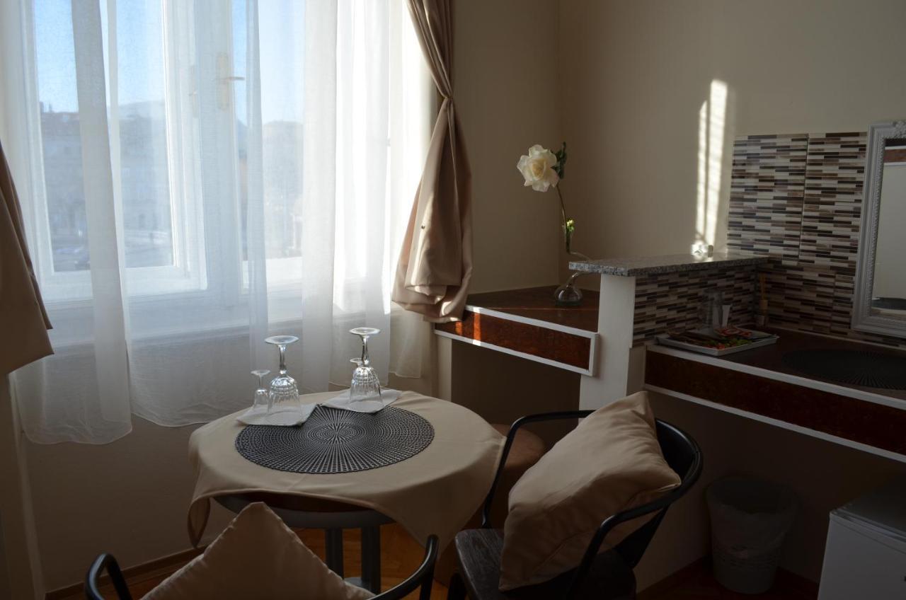 Rooms & Apartments Infinity Fiume Kültér fotó