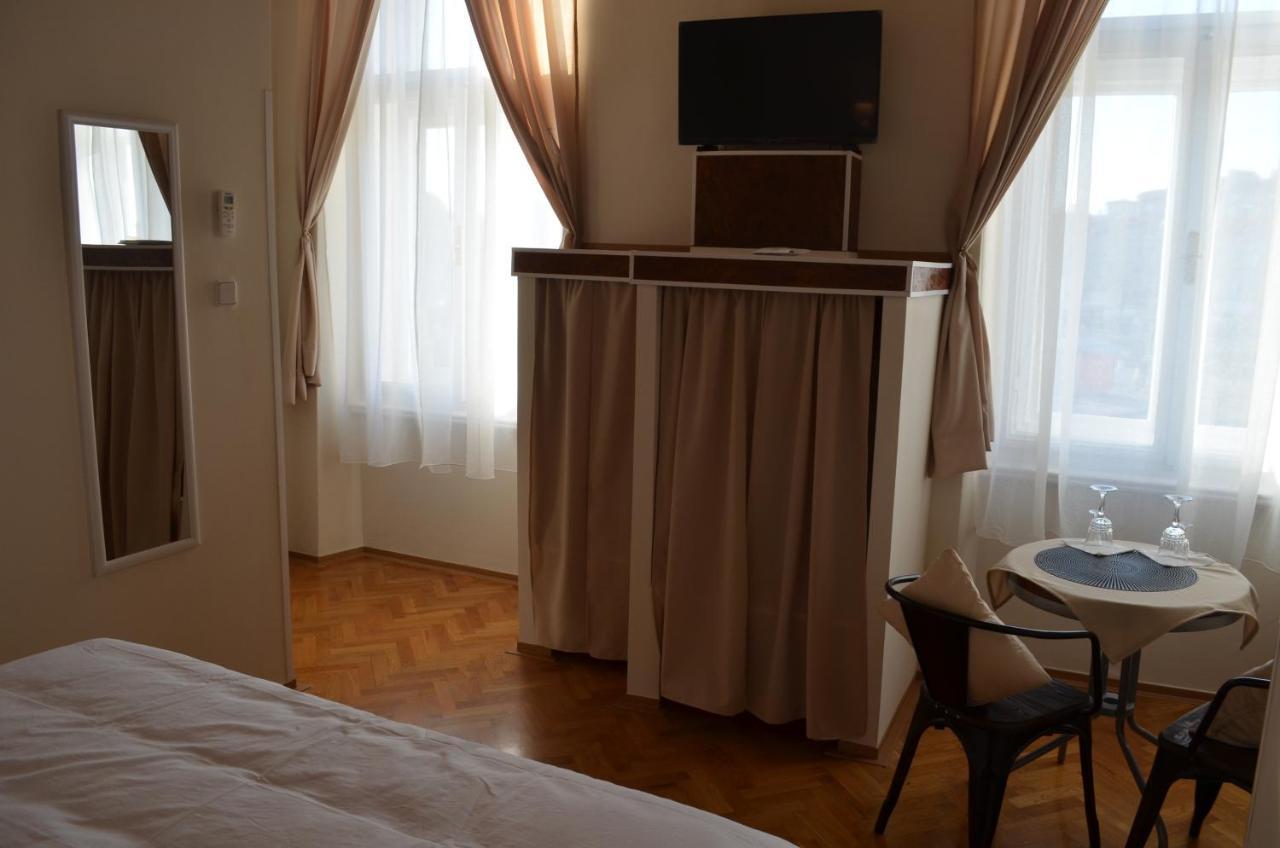 Rooms & Apartments Infinity Fiume Kültér fotó